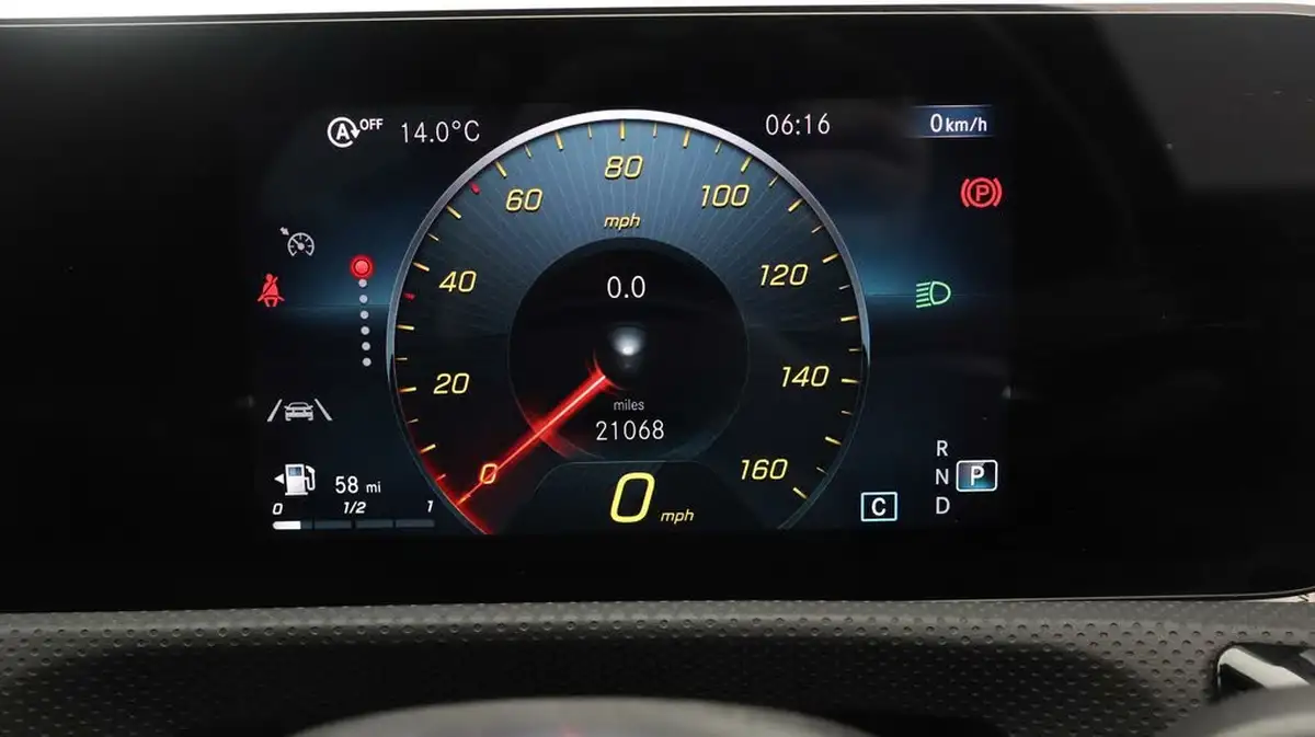 2022-mercedes-benz-a-class-13-a180-amg-line-executive-edition-hatchback-5d-7g-dct-big-9