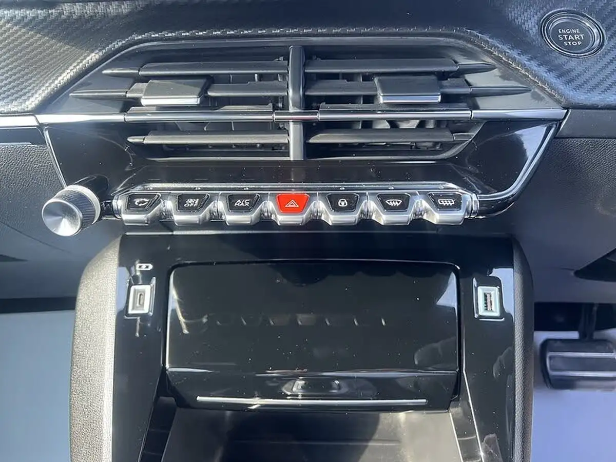 2020-peugeot-208-e-gt-line-big-8
