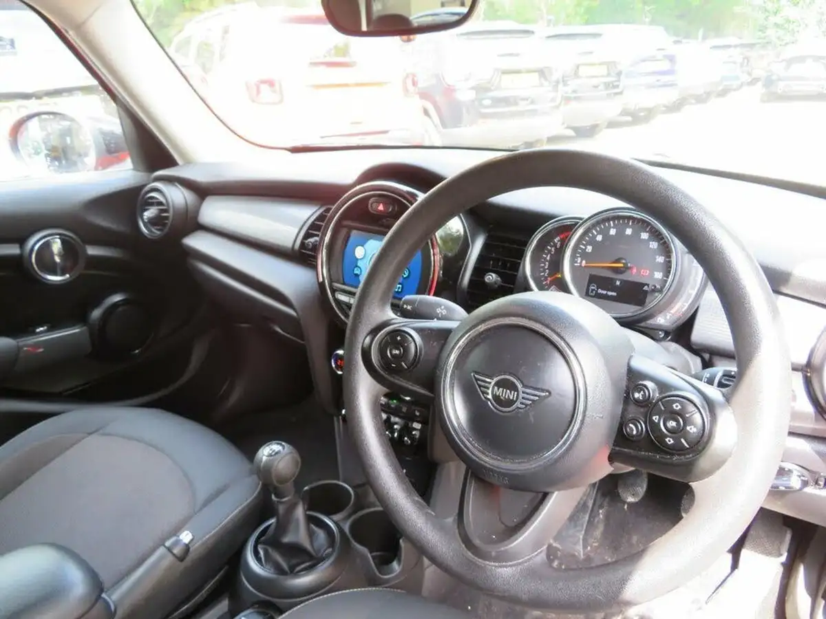 2020-mini-countryman-15-cooper-classic-big-17