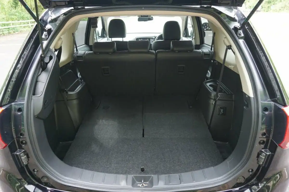 2020-mitsubishi-outlander-20-exceed-big-18