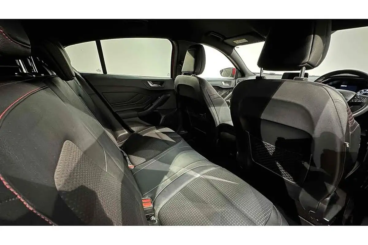 2019-ford-focus-10t-st-line-x-hatchback-big-25