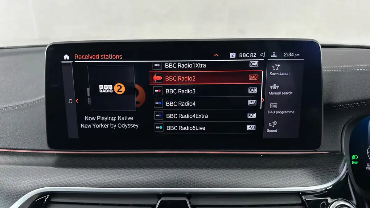 2022-bmw-5-series-20td-520d-m-sport-mht-touring-5d-big-23