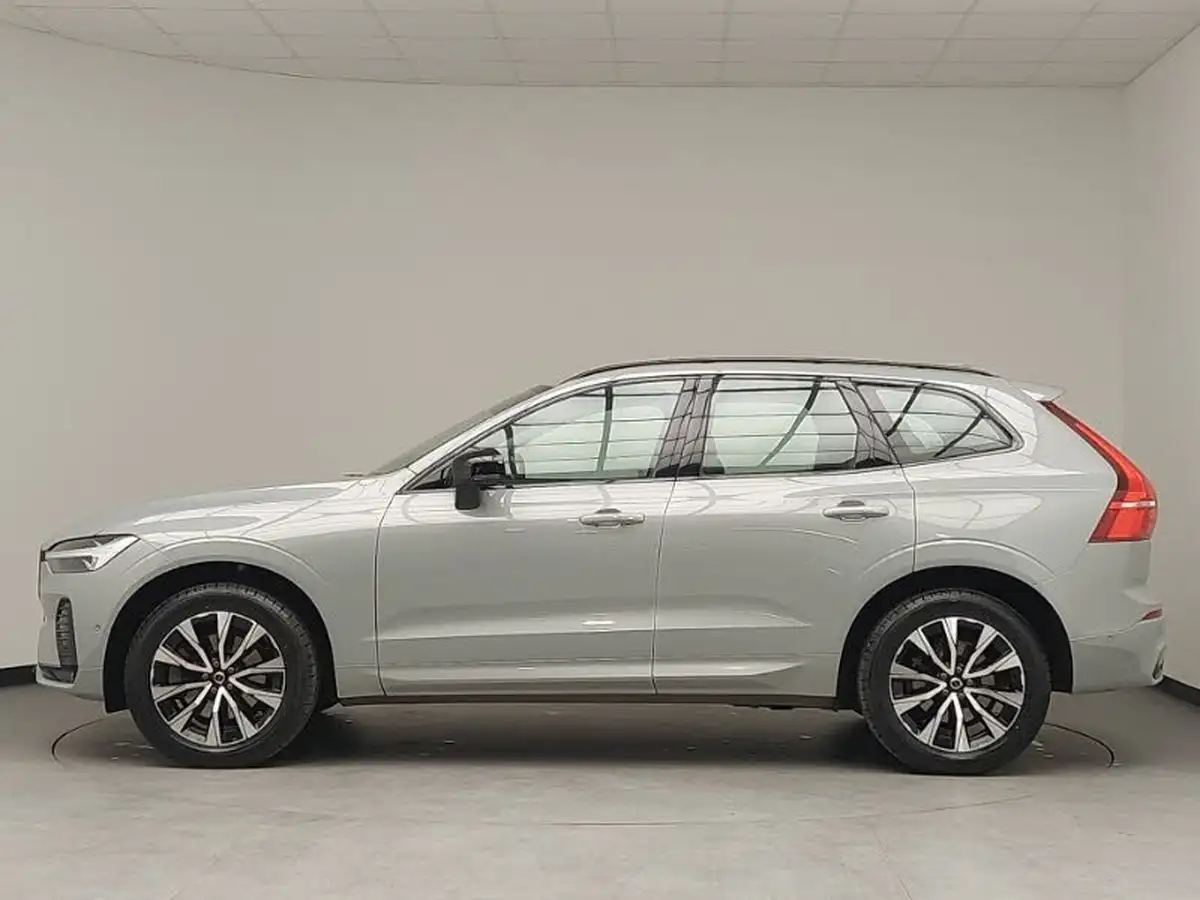 2023-volvo-xc60-20-b5-plus-big-3