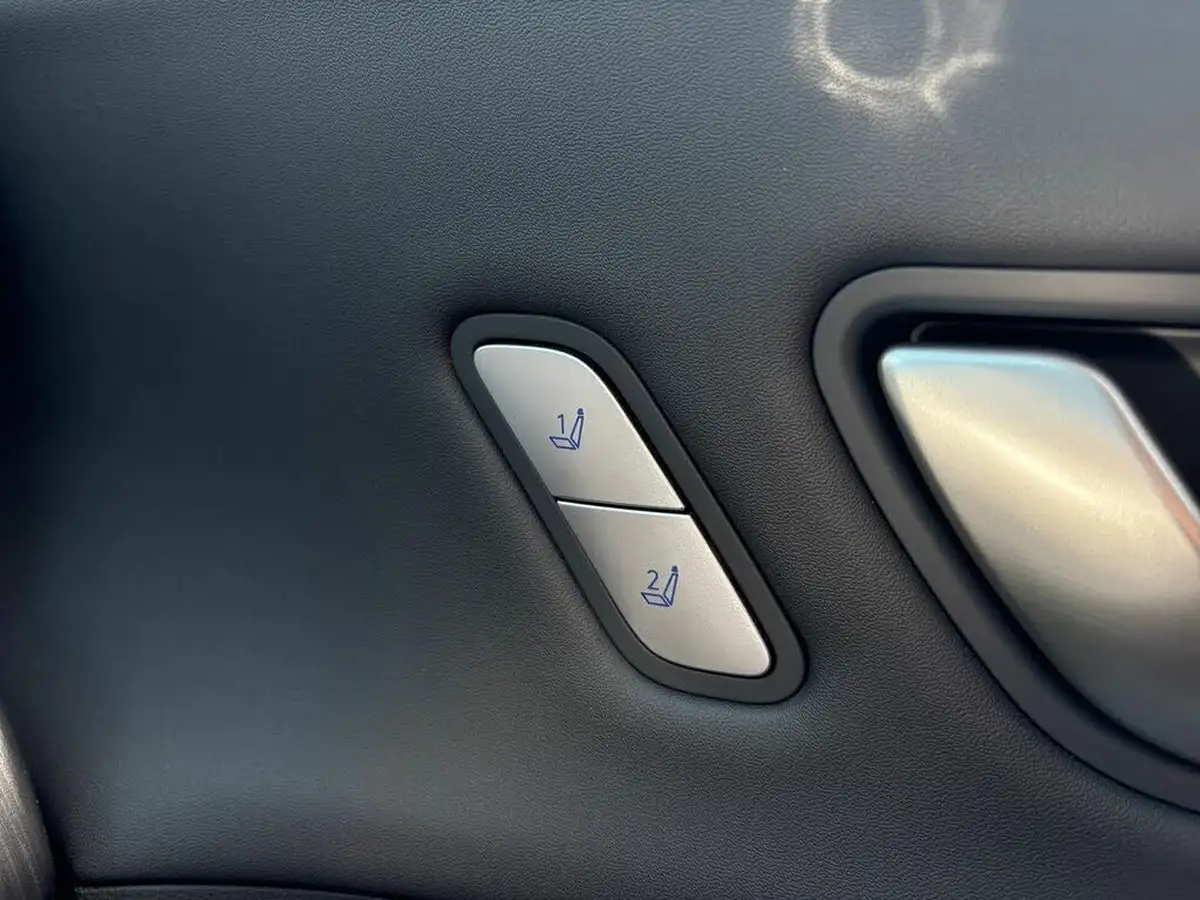 2023-hyundai-kona-e-ultimate-218ps-65kwh-big-25