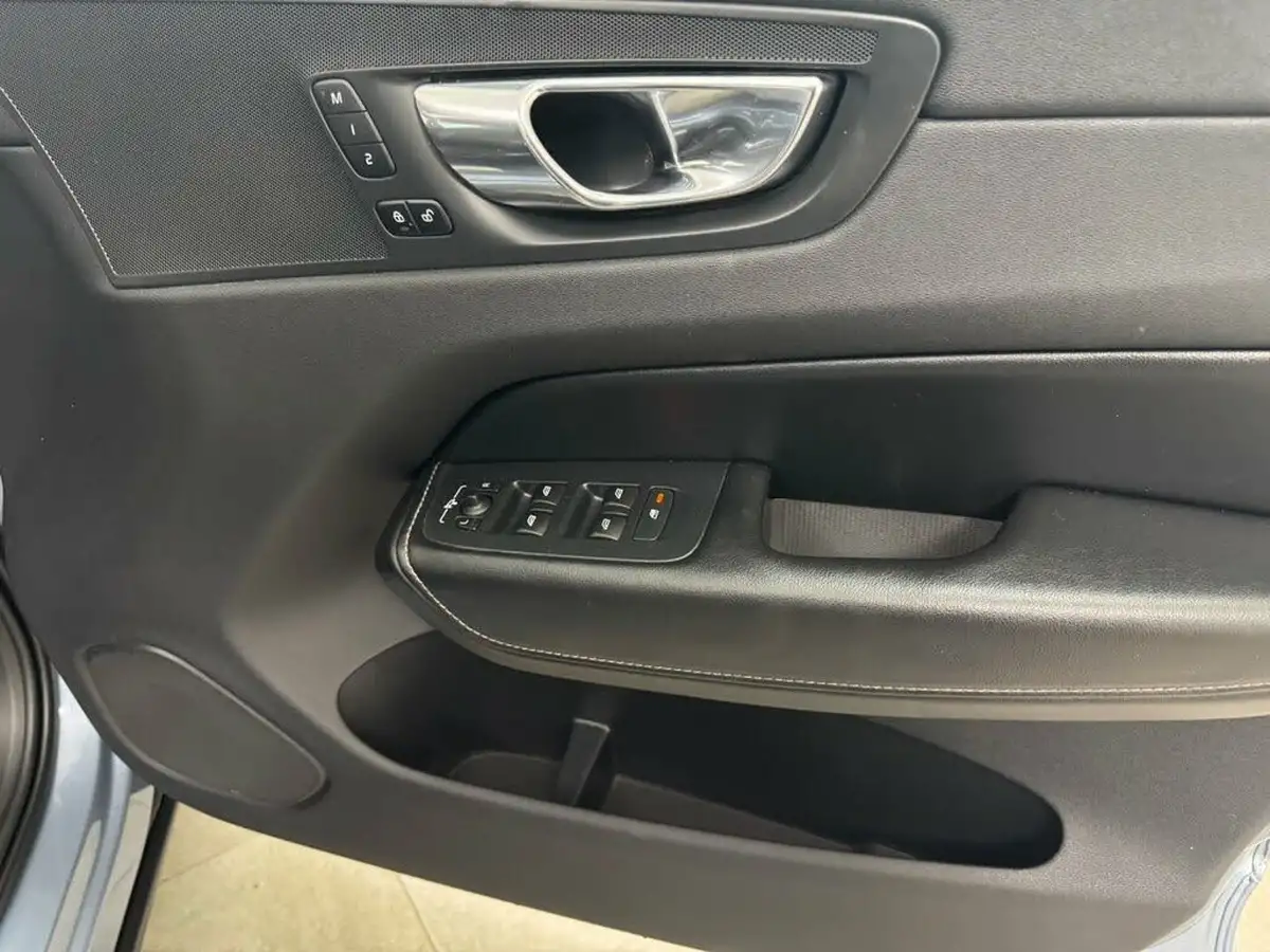 2018-volvo-xc60-20-t8-inscription-pro-390bhp-twin-engine-big-79
