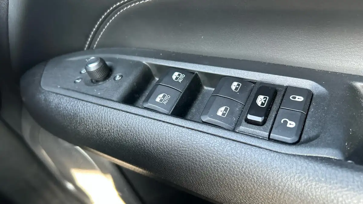 2023-jeep-compass-13-gse-s-big-21