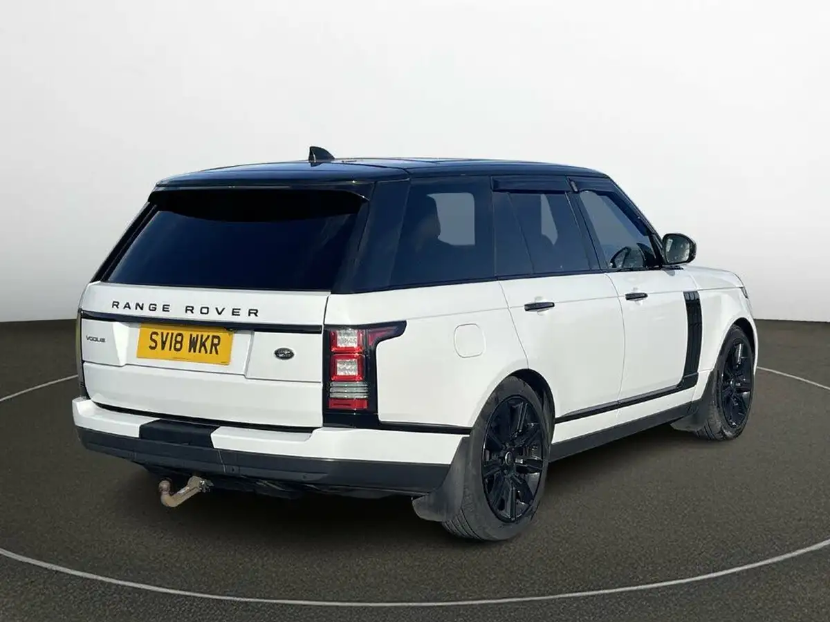 2018-land-rover-range-rover-30tdv6-vogue-big-8