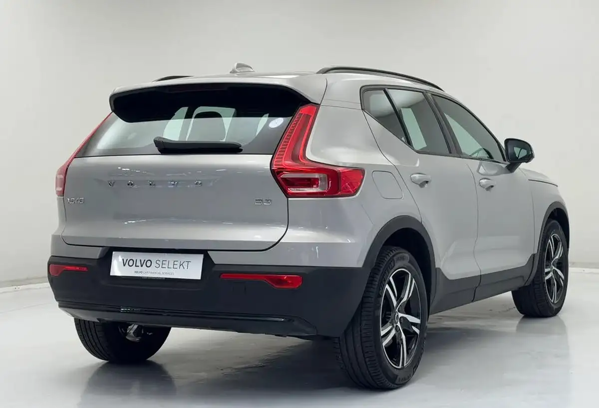2023-volvo-xc40-20-b3-plus-big-5