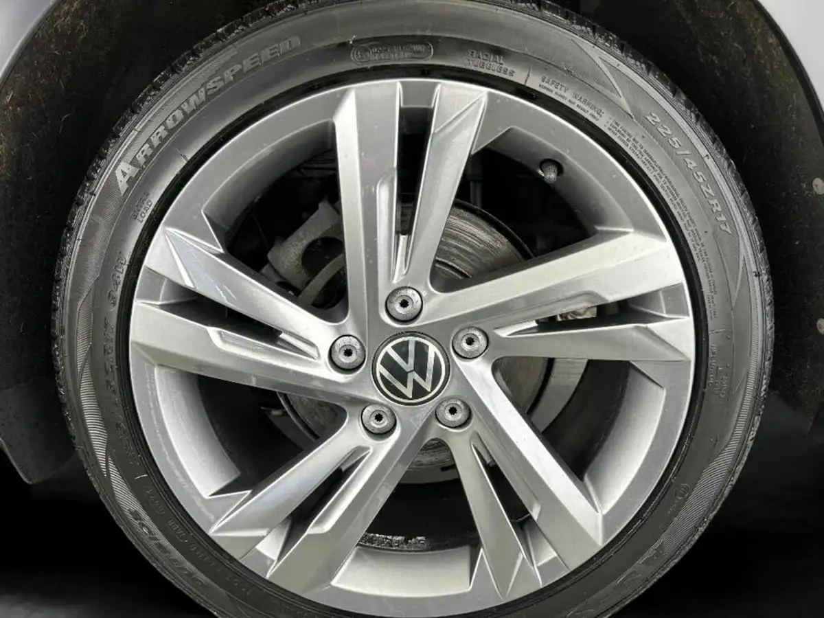 2022-volkswagen-golf-15-tsi-r-line-130ps-hatchback-big-11