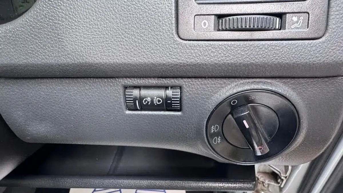 2008-volkswagen-polo-14-match-80ps-5d-big-15