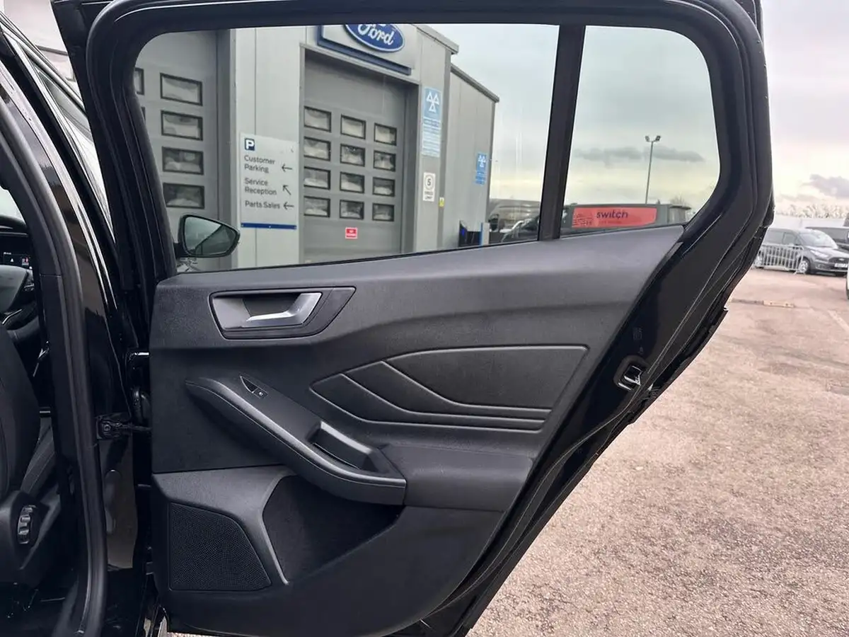 2025-ford-focus-10t-st-line-155ps-estate-powershift-big-28