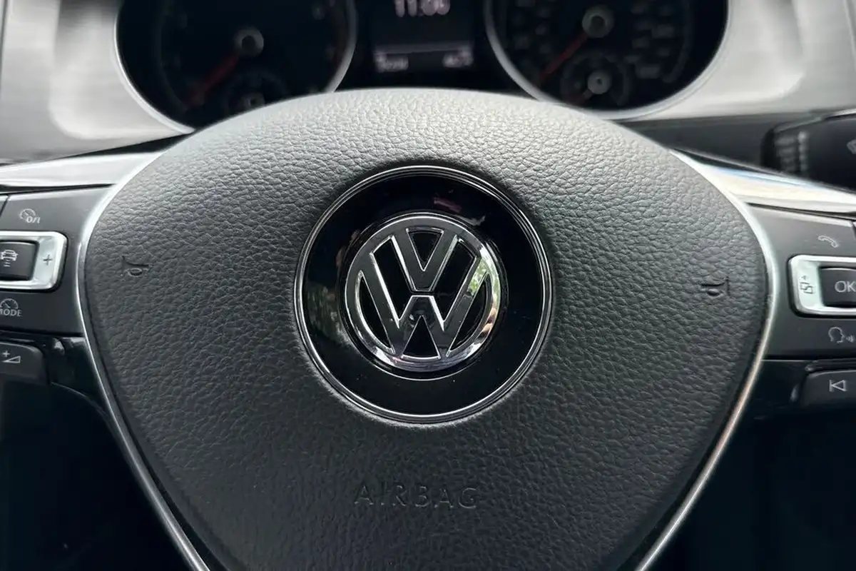 2016-volkswagen-golf-14-match-5d-big-32