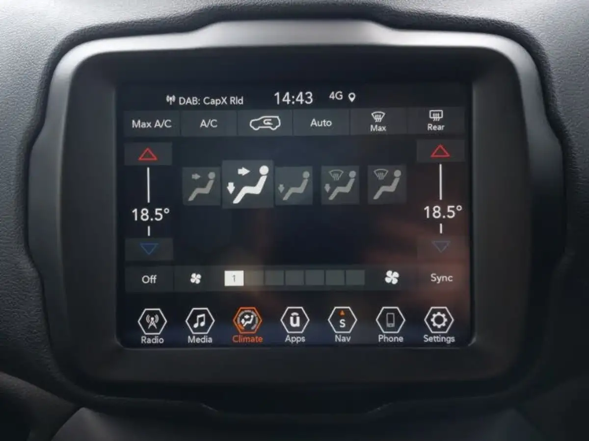 2021-jeep-renegade-13-gse-longitude-phev-big-14