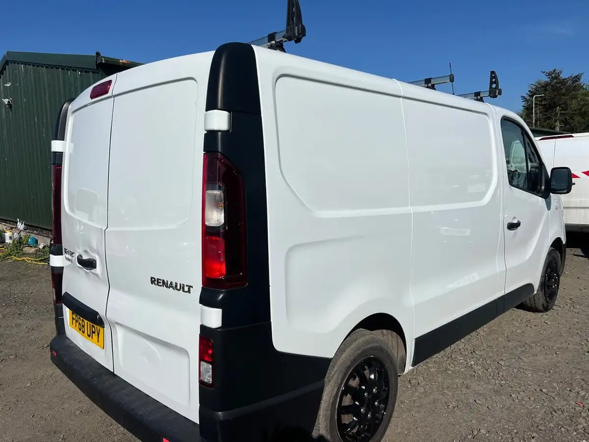 2018-renault-trafic-16dci-sl27-120-business-e6-panel-van-big-3