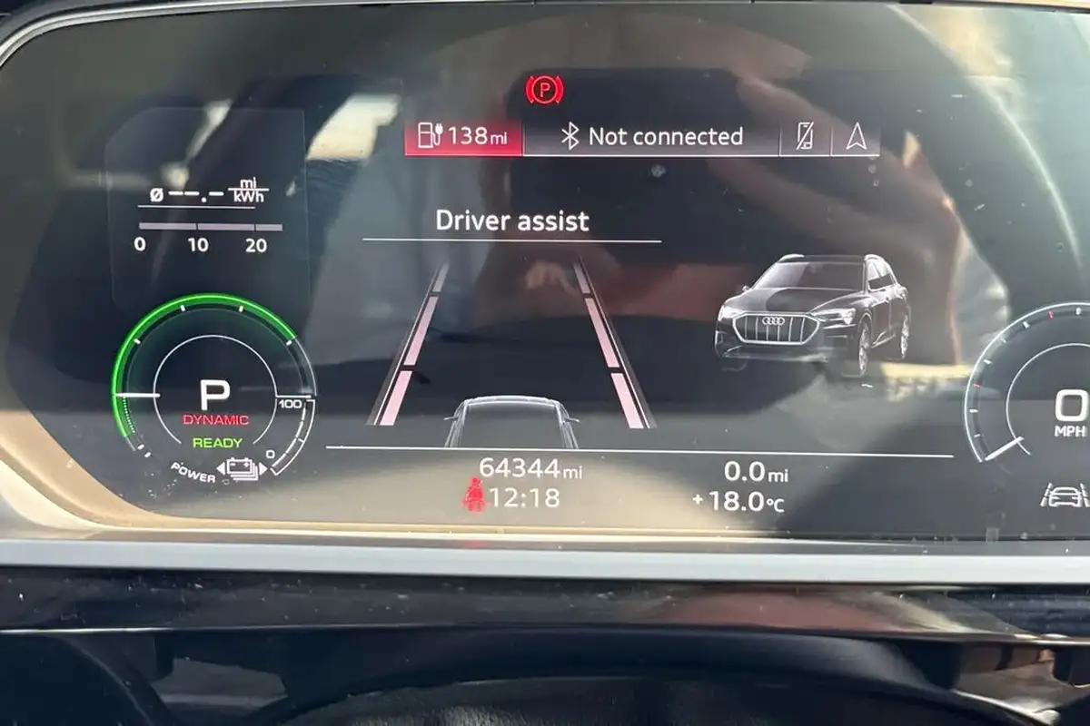 2022-audi-e-tron-50e-technik-station-wagon-big-37