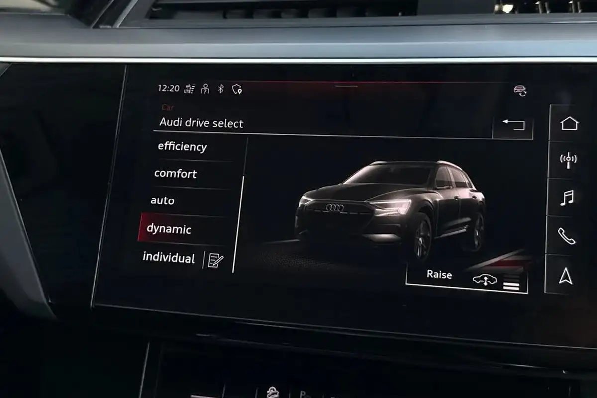 2022-audi-e-tron-50e-technik-station-wagon-big-41