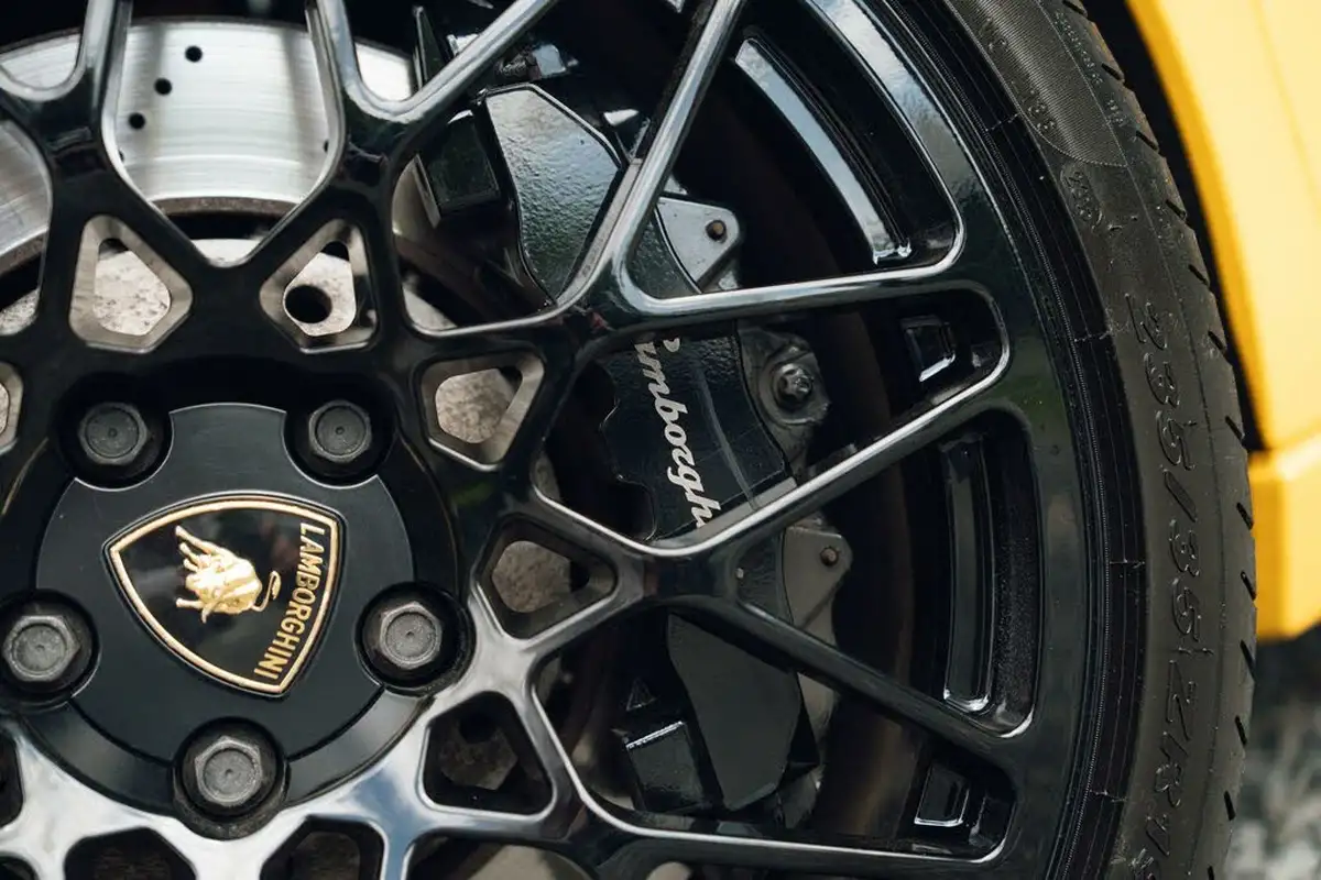 2005-lamborghini-gallardo-50-big-34
