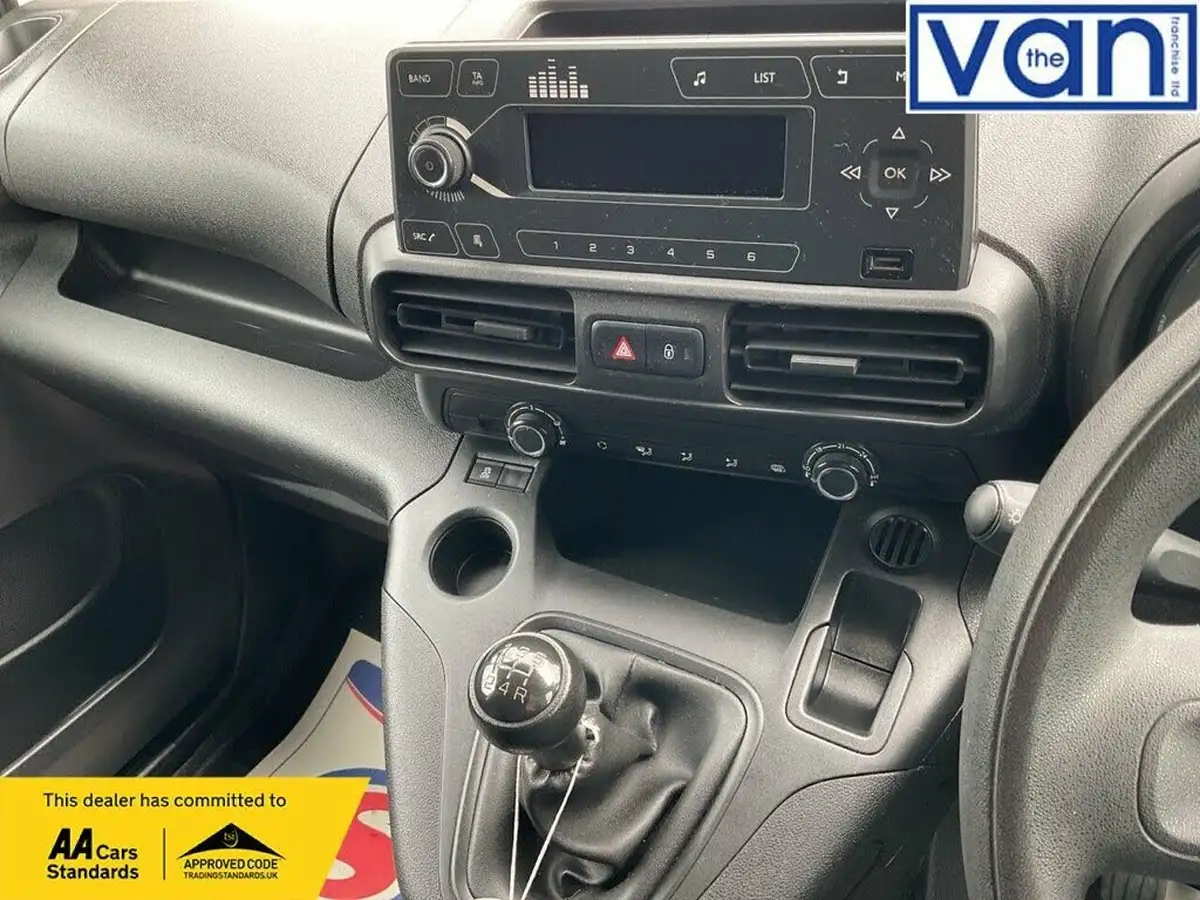 2019-citroen-berlingo-16bluehdi-650-x-panel-big-15