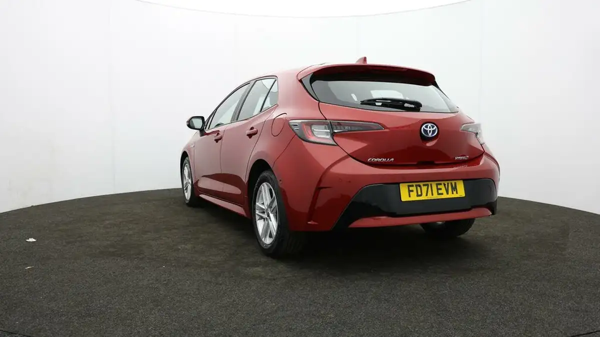 2022-toyota-corolla-18-vvt-i-icon-tech-trk-hatchback-5d-big-78