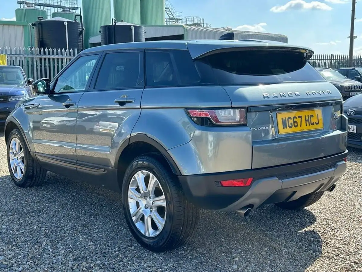 2017-land-rover-range-rover-evoque-20td4-se-tech-hatchback-5d-auto-big-12