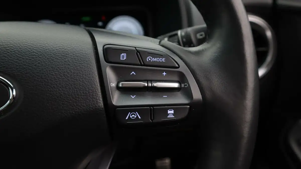 2022-hyundai-kona-e-premium-204ps-64kwh-7kw-obc-big-25
