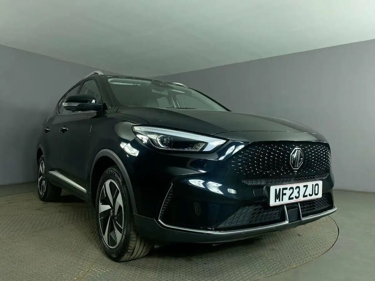 2023-mg-zs-suv-e-trophy-ev-176ps-big-10
