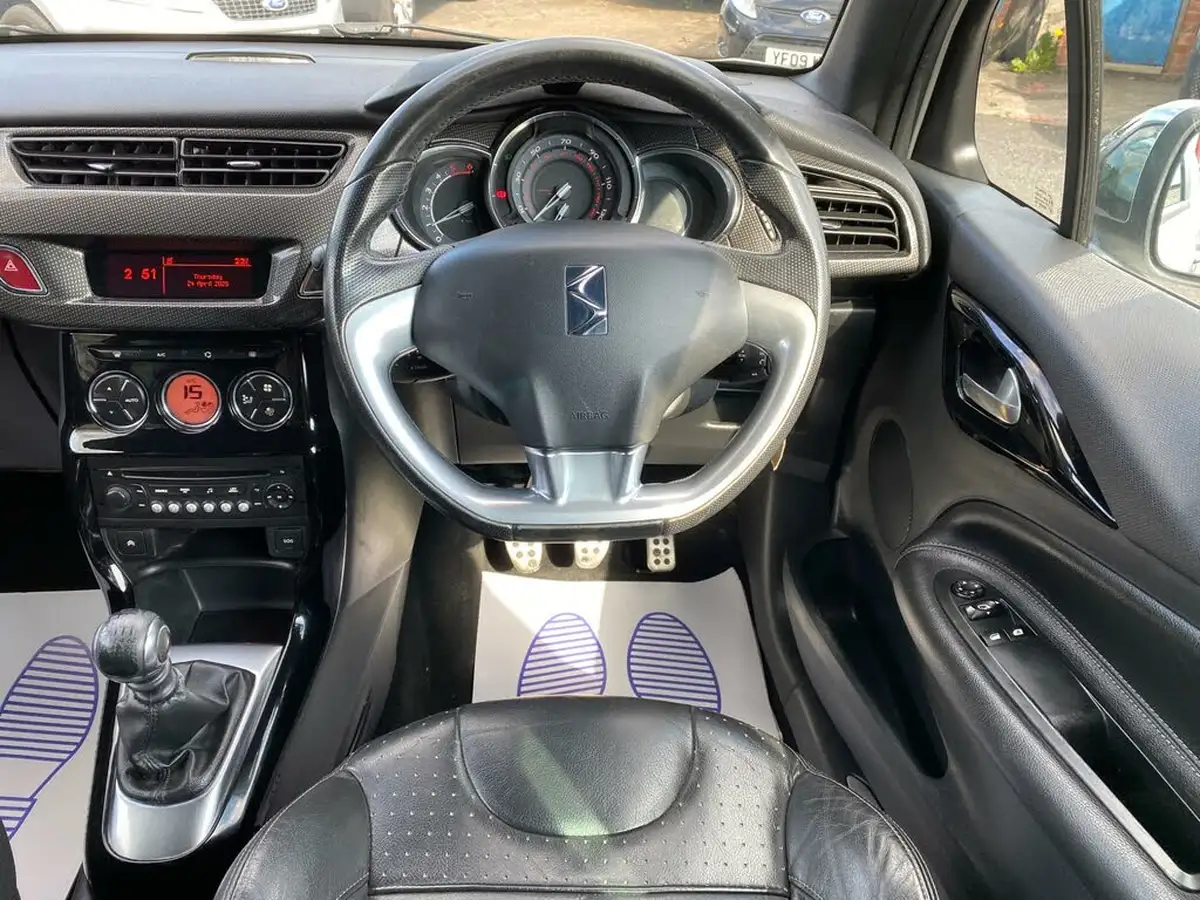 2014-citroen-ds3-16e-hdi-dsport-plus-big-35
