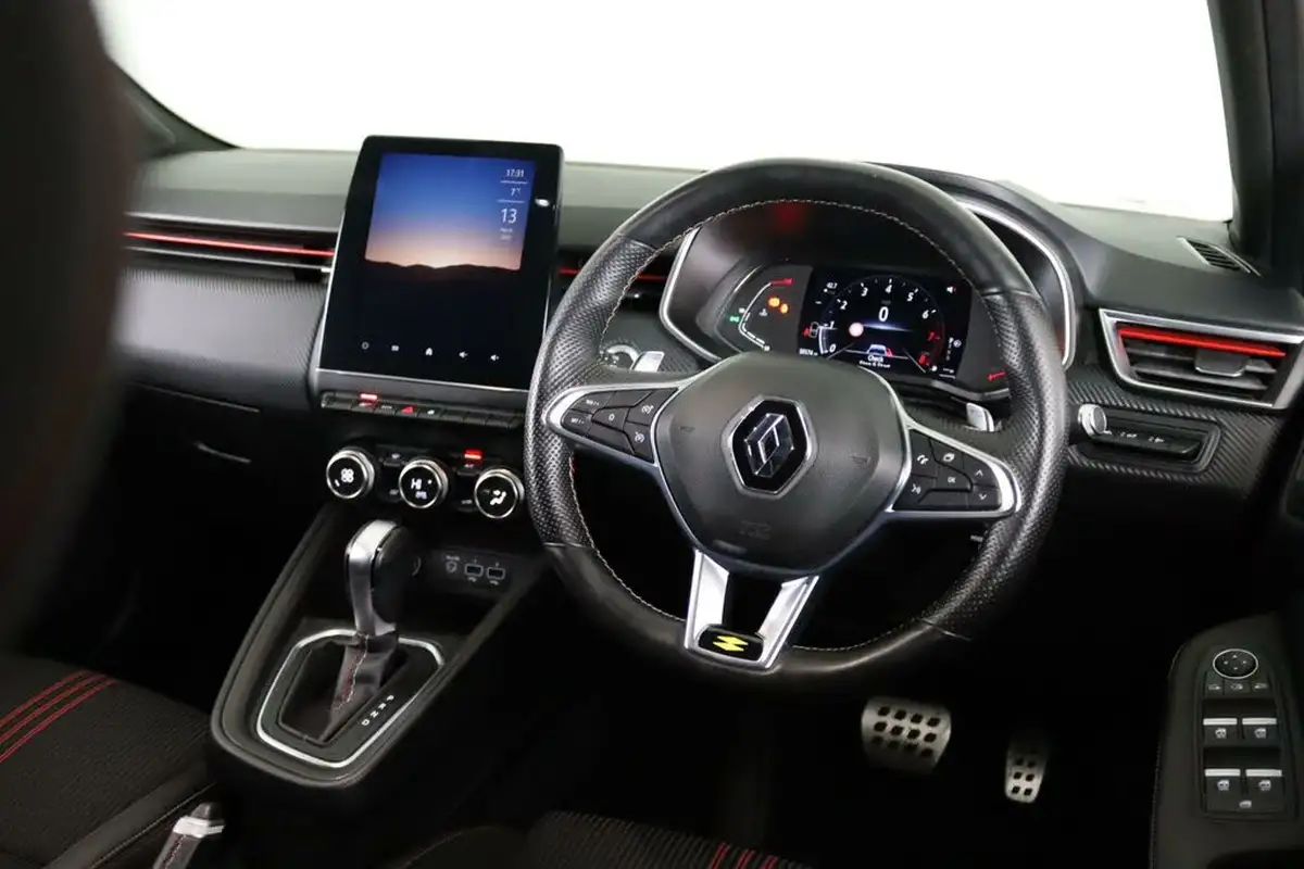 2020-renault-clio-13-tce-rs-line-big-14