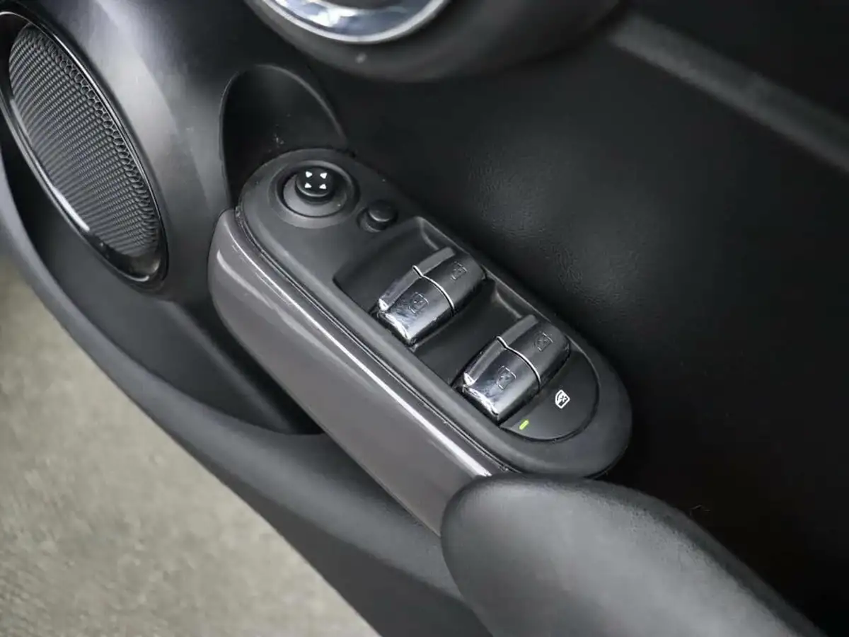 2019-mini-cooper-15-cooper-classic-hatchback-5d-big-22