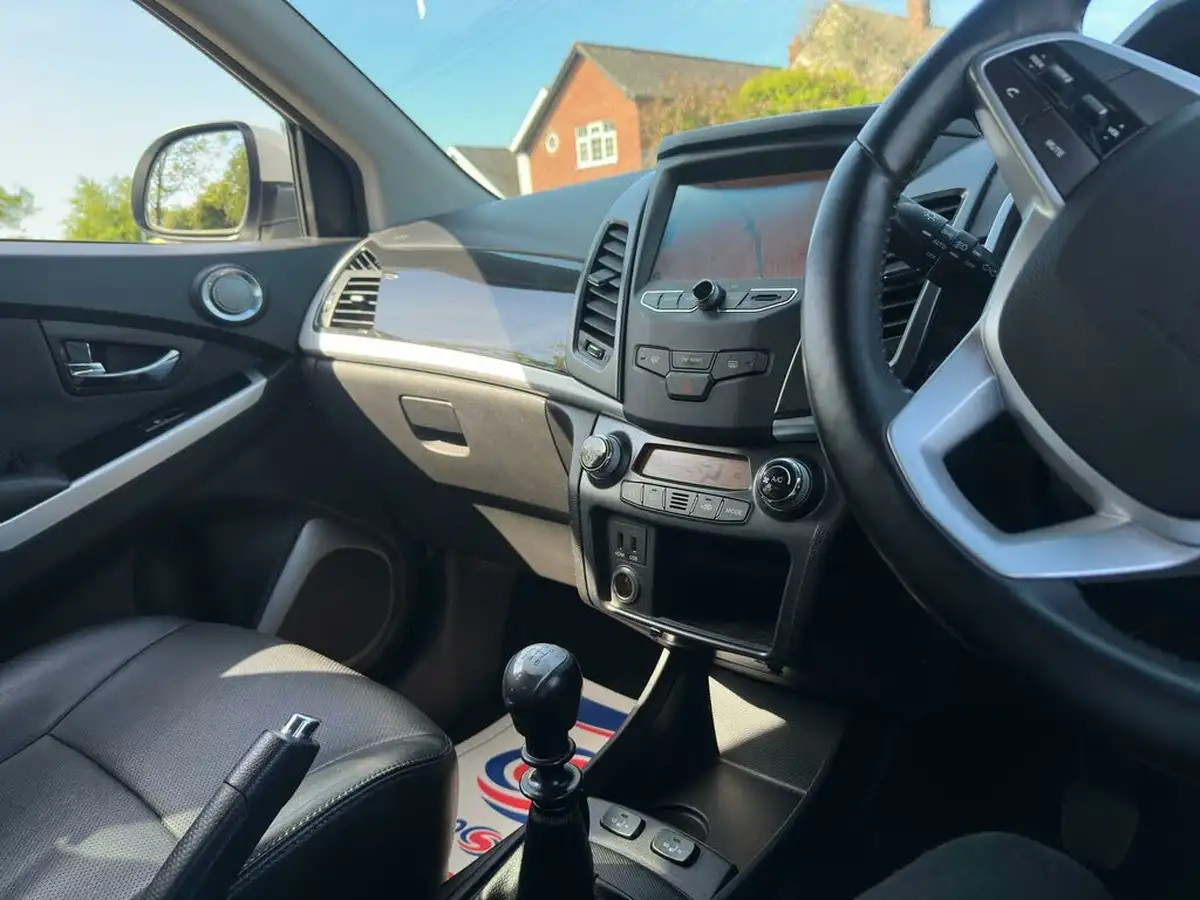 2019-kgm-ssangyong-korando-22td-elx-big-22