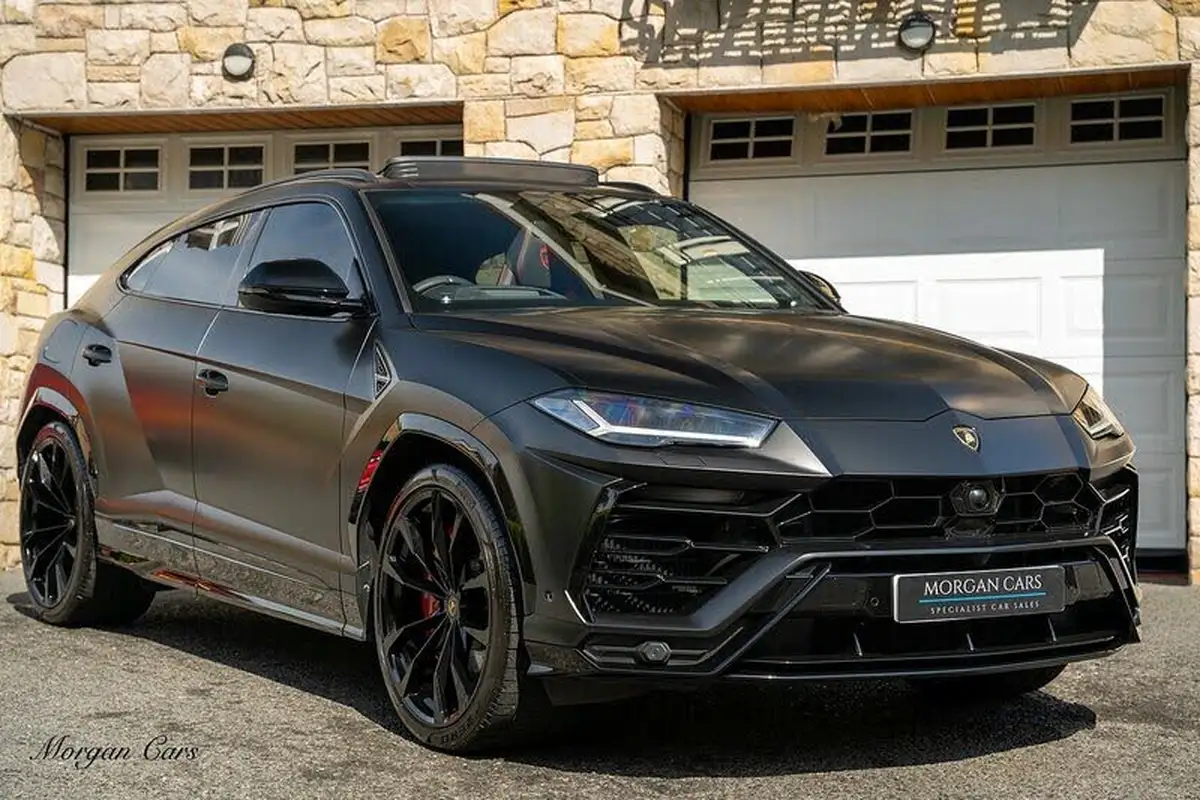 2022-lamborghini-urus-40-no-trim-big-1