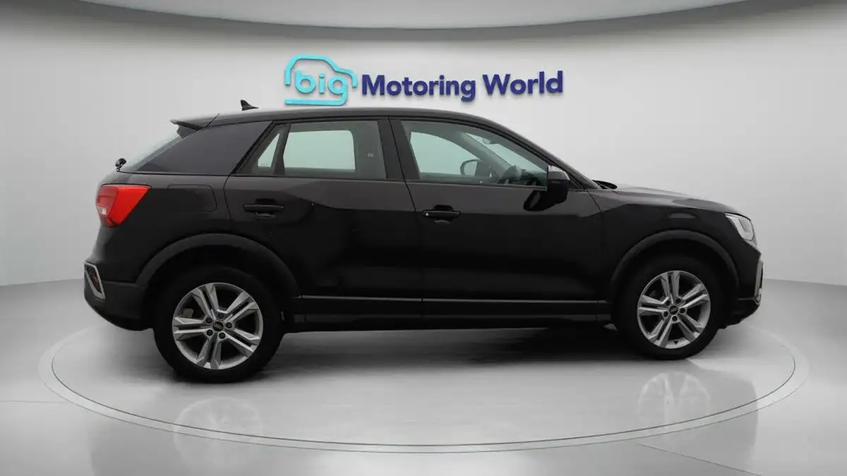 2021-audi-q2-10-30-tfsi-sport-big-8