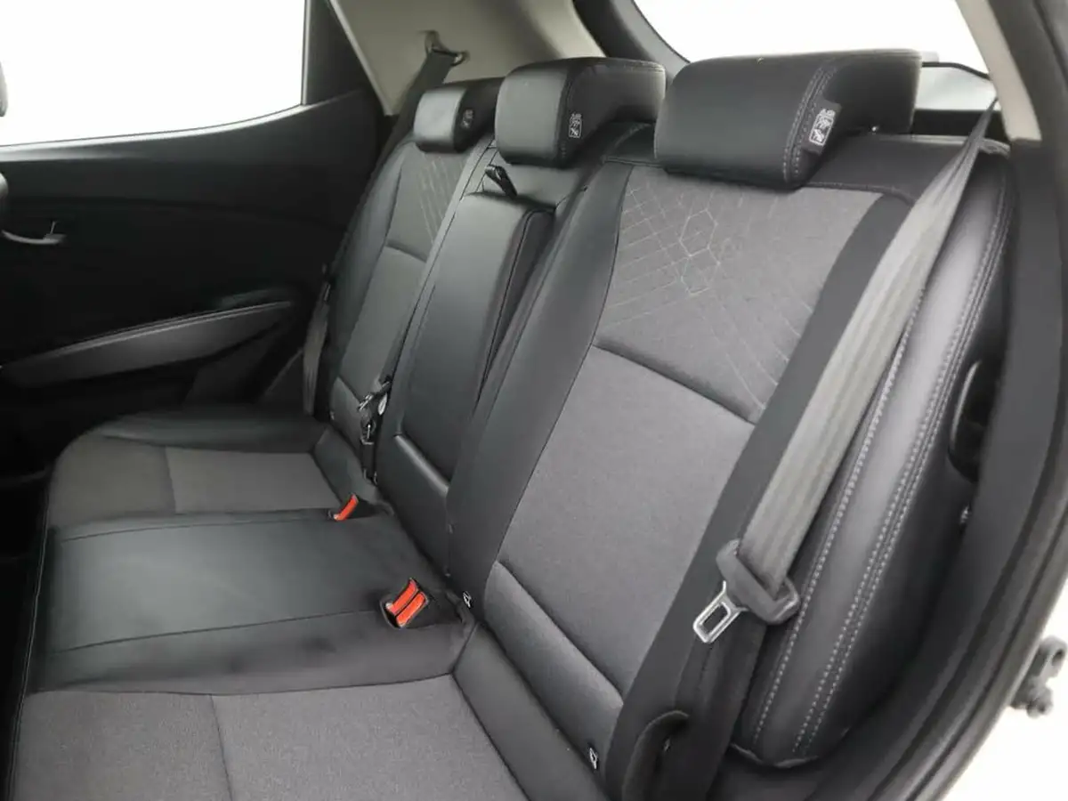 2022-kgm-ssangyong-tivoli-12-gdi-t-ventura-big-14