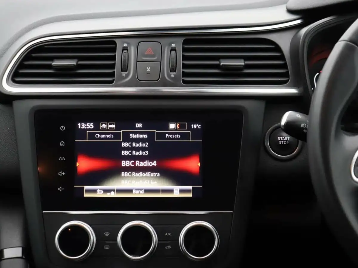 2019-renault-kadjar-13-tce-iconic-140bhp-edc-auto-big-8