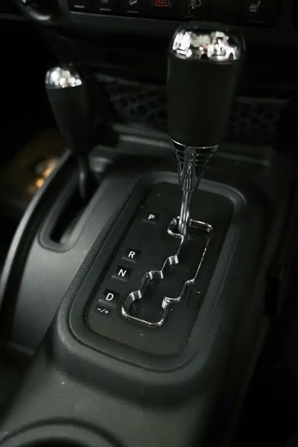 2014-jeep-wrangler-28crd-polar-5d-big-21