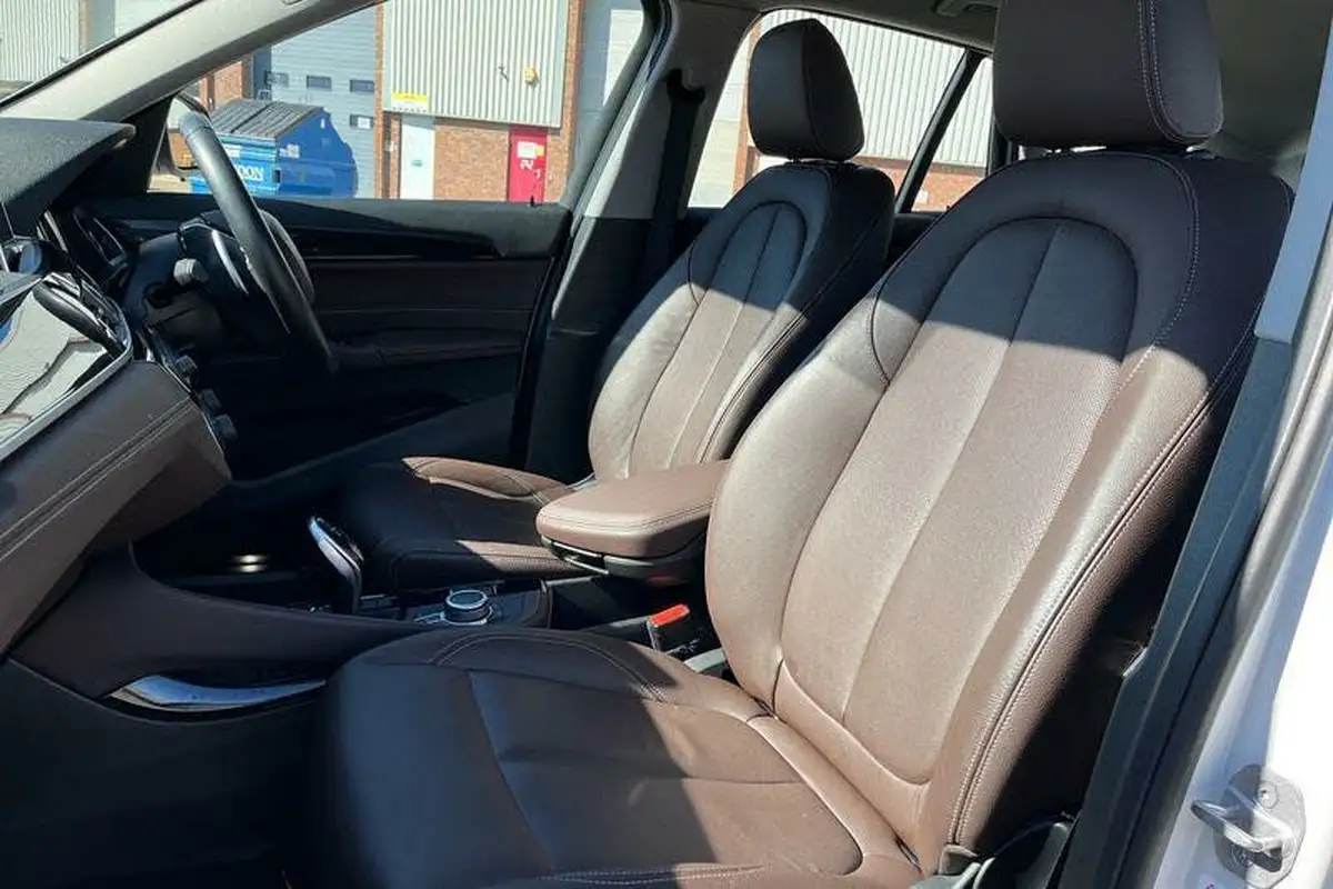 2021-bmw-x1-20-sdrive20i-xline-big-18