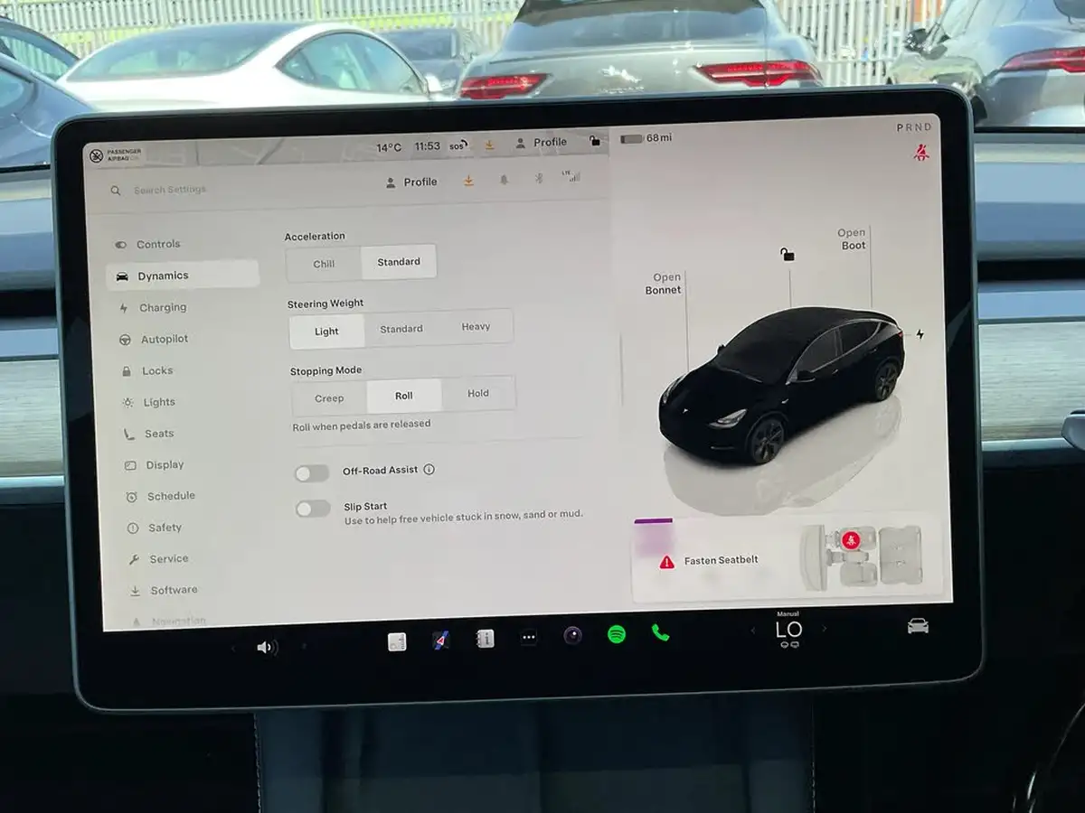 2022-tesla-model-y-e-long-range-big-31