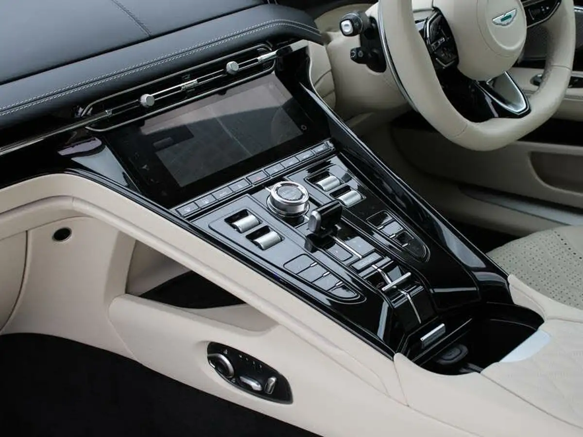 2024-aston-martin-db12-40-v8-auto-euro-6-ss-2dr-big-9