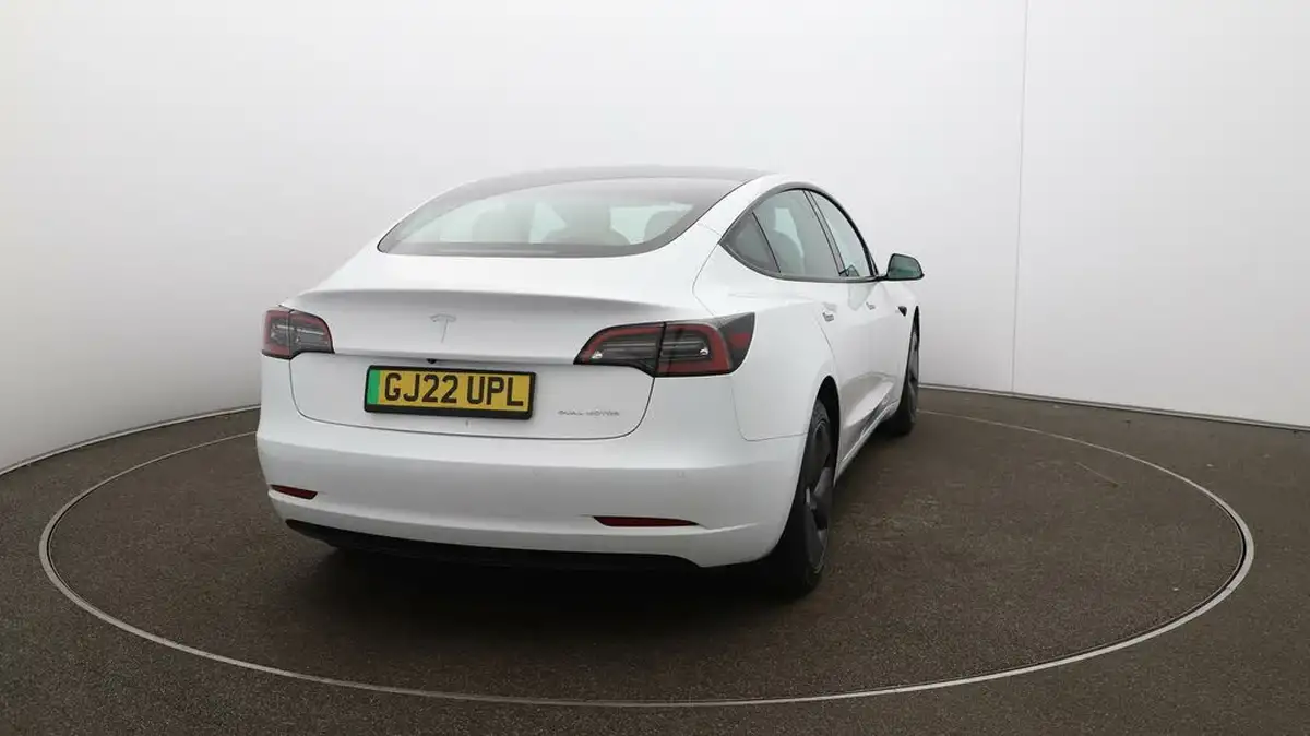 2022-tesla-model-3-e-long-range-big-55