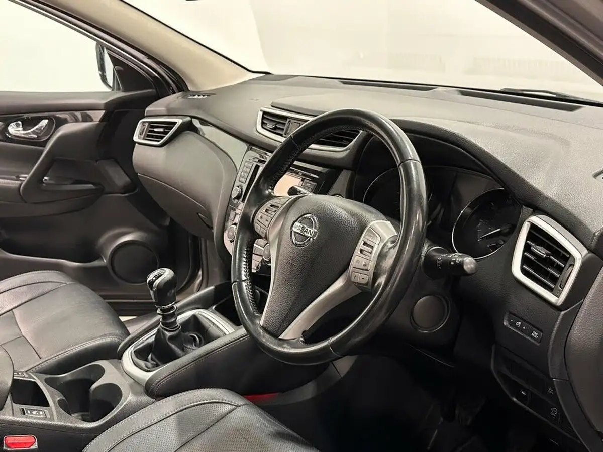 2015-nissan-qashqai-16dci-tekna-big-6