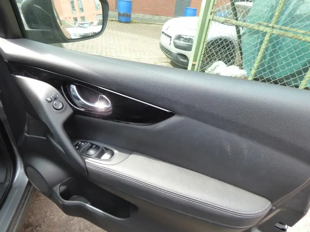 2014-nissan-qashqai-12-tekna-big-5