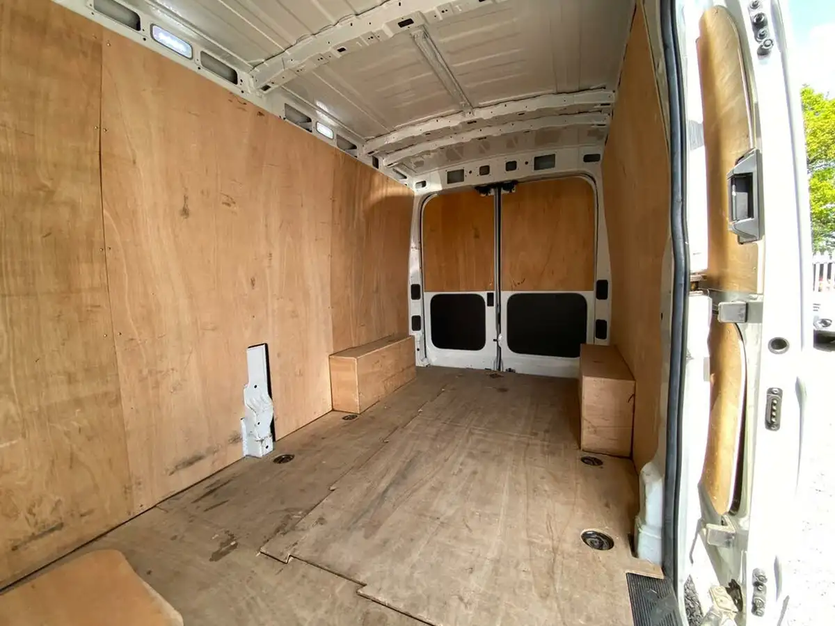 2023-maxus-deliver-9-big-58