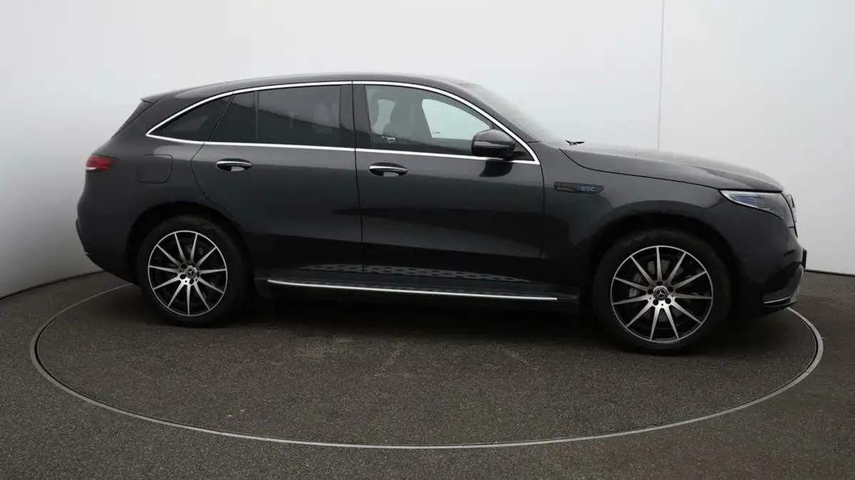2022-mercedes-benz-eqc-e-eqc-400-amg-line-big-40