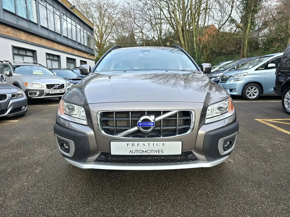 2011-volvo-xc70-30-t6-se-big-72