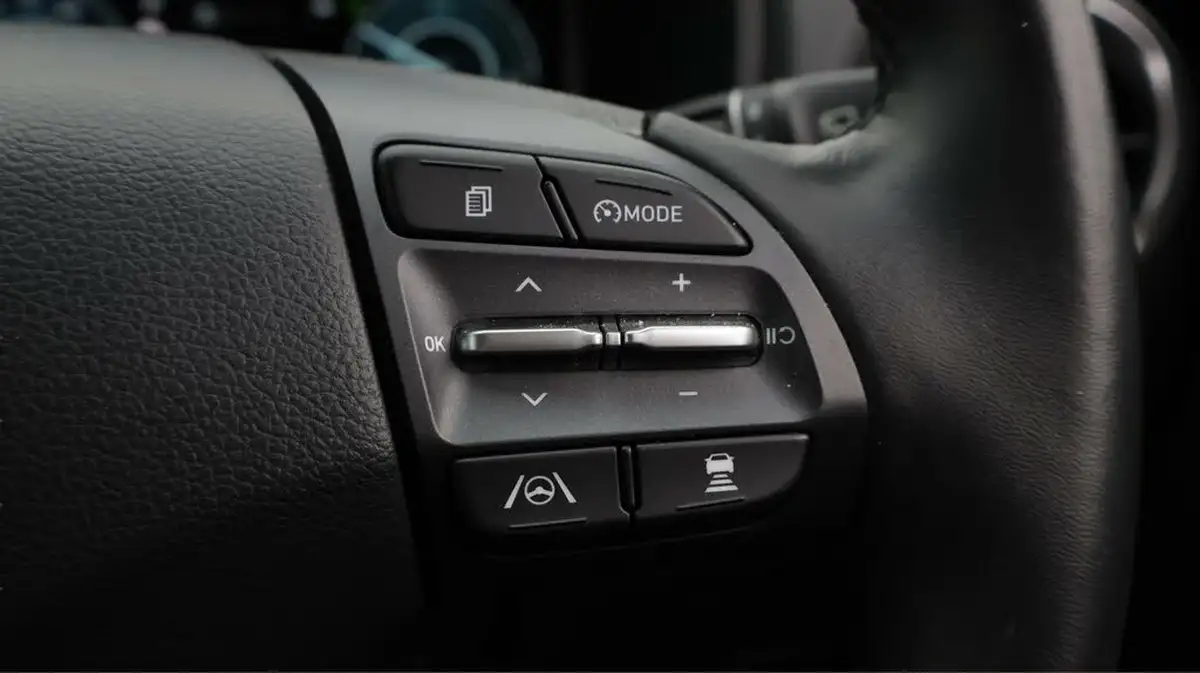 2022-hyundai-kona-16-gdi-premium-big-25