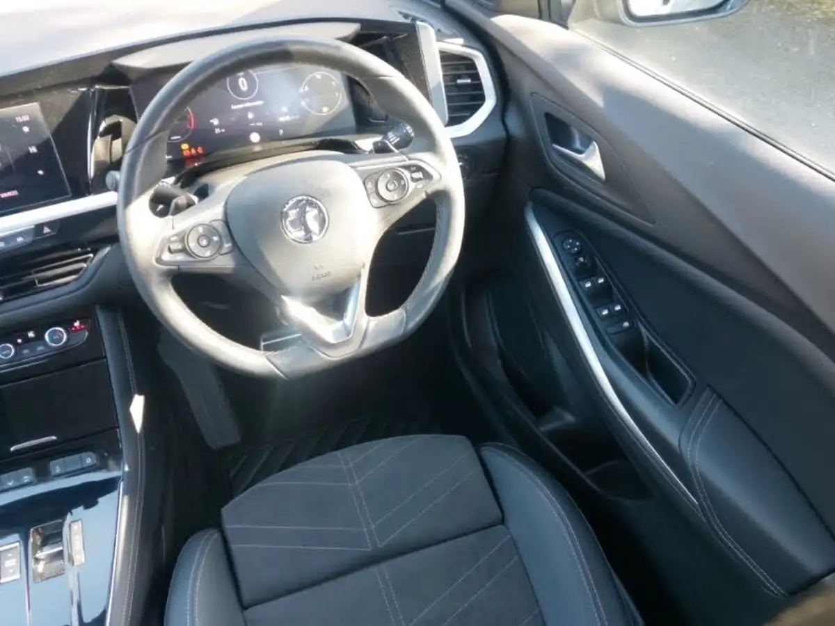 2023-vauxhall-grandland-12-ultimate-130ps-auto-big-9