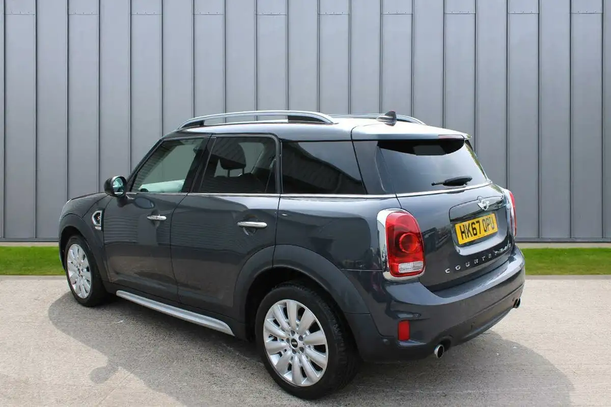 2017-mini-countryman-20-cooper-s-ss-auto-big-3