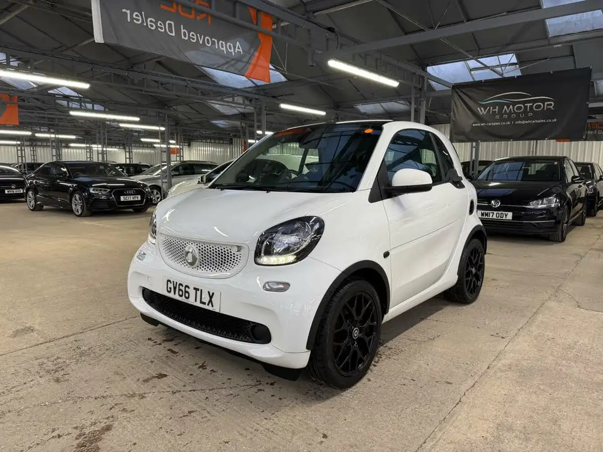 2017-smart-fortwo-09-edition-white-big-14