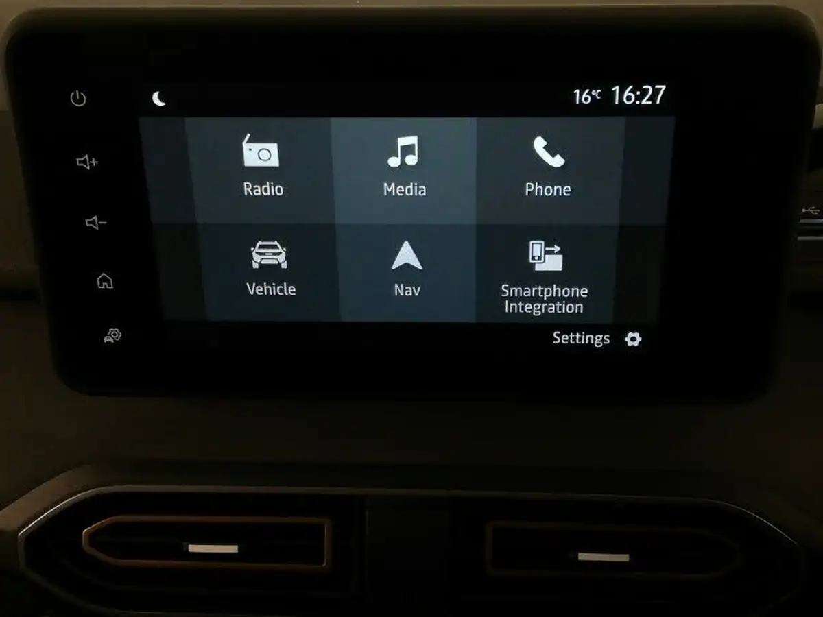 2023-dacia-sandero-stepway-10-tce-essential-90bhp-big-9