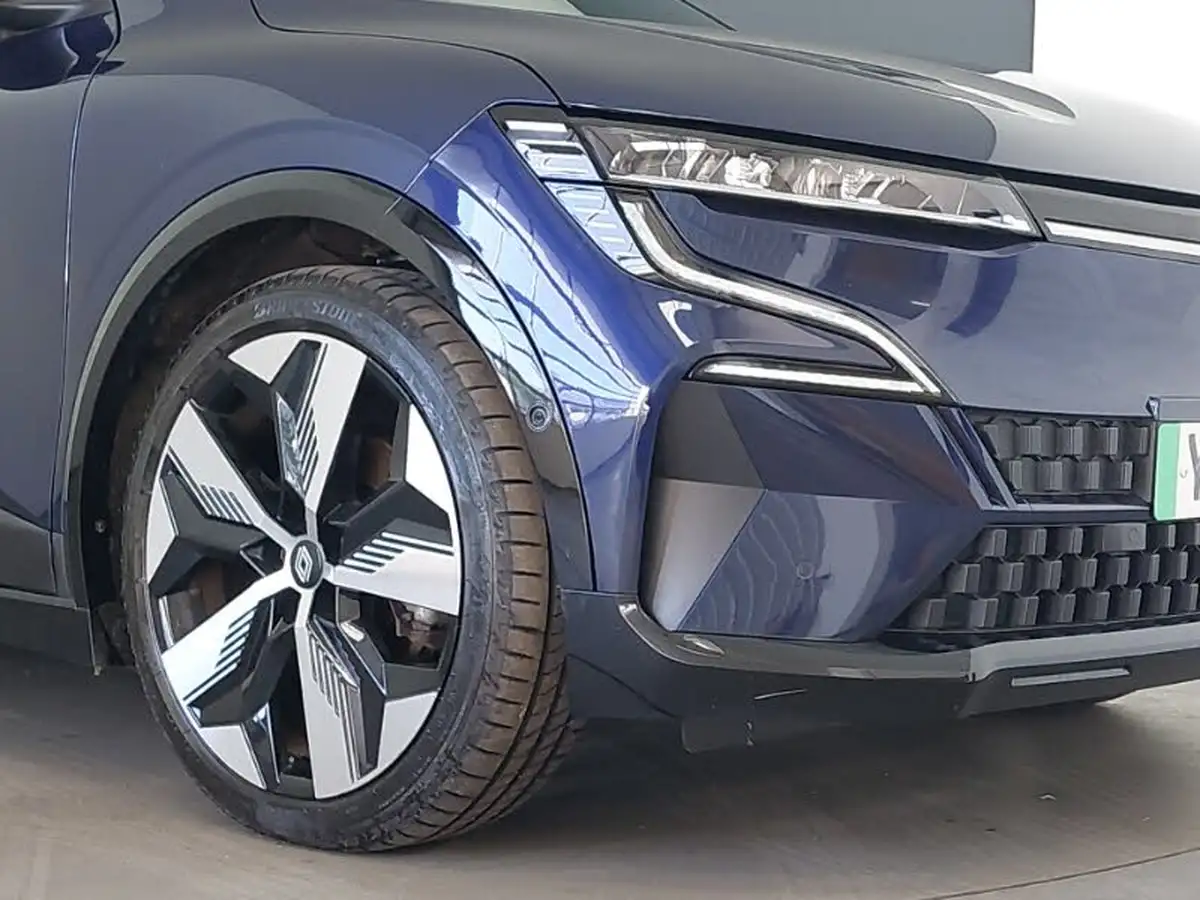 2023-renault-megane-e-tech-e-techno-big-8